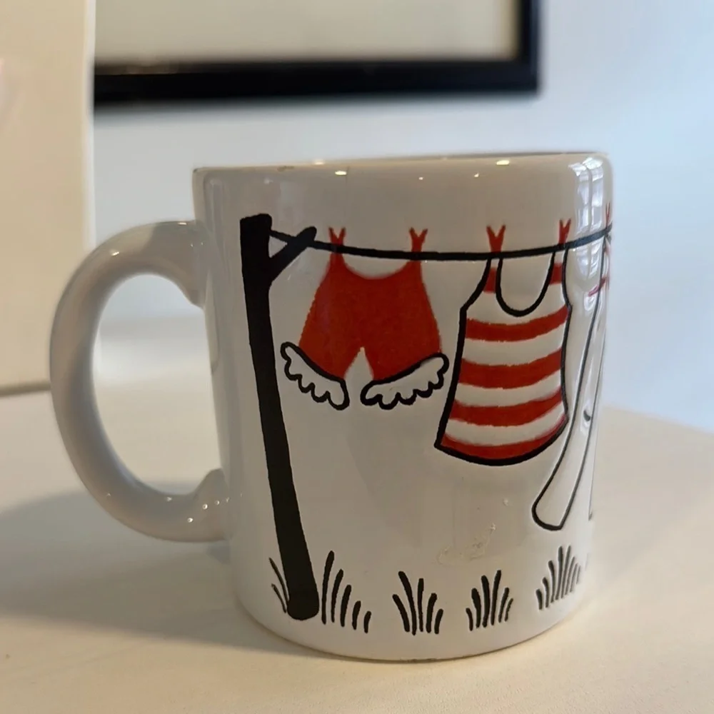 Waechtersbach Vintage White and Red Mug with Clothesline Design West Germany